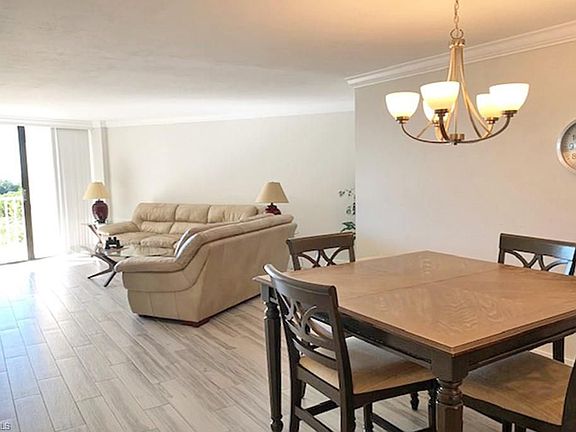 3rd image of 440 Seaview Ct APT 404
