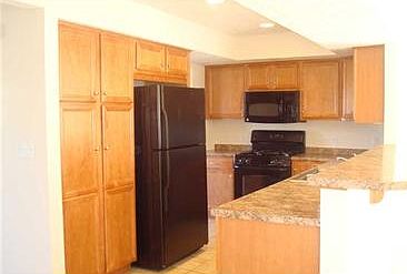 2nd image of 631 Hilton Cir