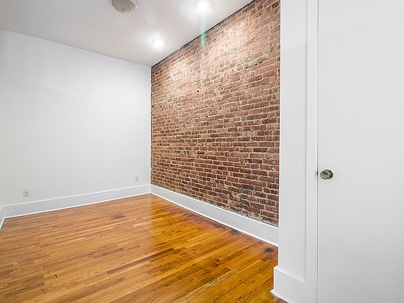 3rd image of 28 W 90th St APT 3F