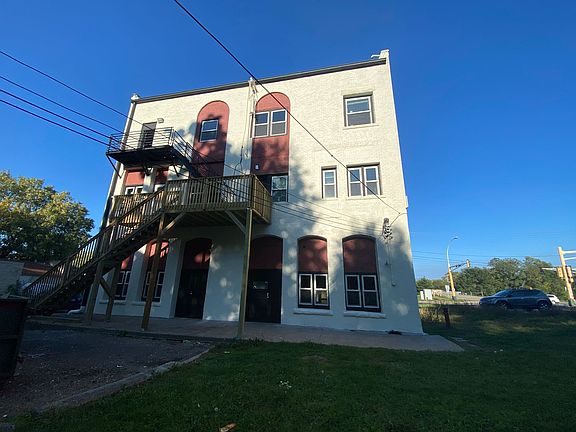 4th image of 1009 Concord St N #101