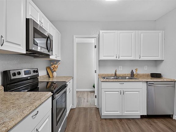 4th image of 411 12TH AVENUE E