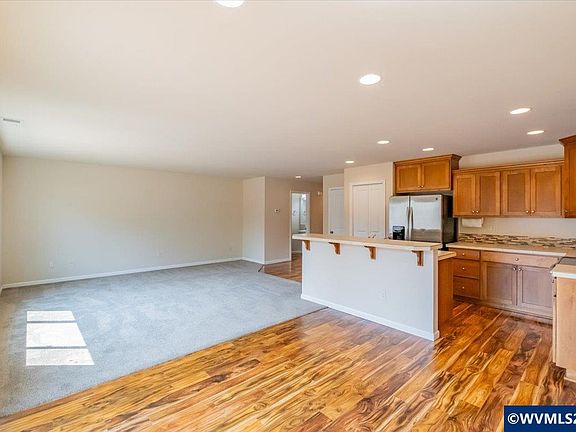 5th image of 2952 Persimmon Way NW