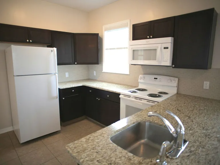 78 Riberia St — Photo 8