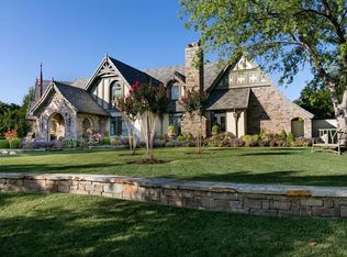 6640 Avondale Dr, Nichols Hills, OK 73116