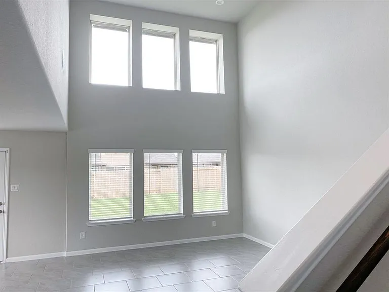 29630 Juniper Ct — Photo 5