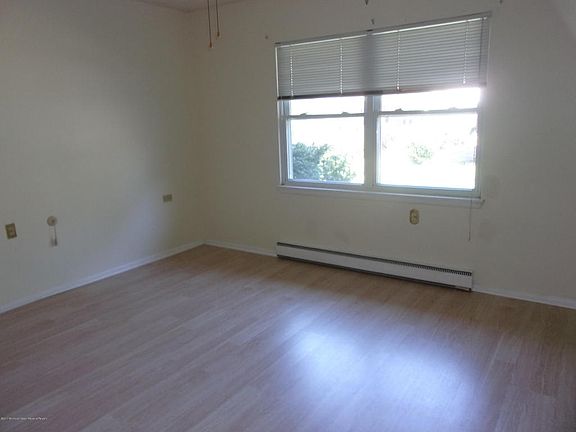 4th image of 66A Dorchester Dr