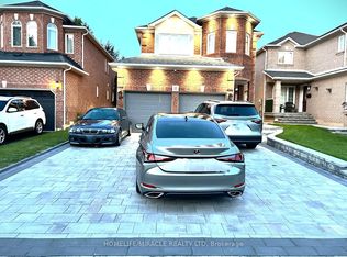 11 Berkshire Ct, Whitby, ON L1R 2S4