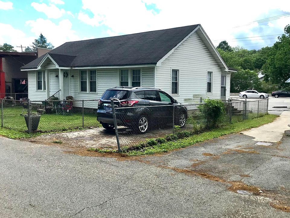 2nd image of 3223 Redding Rd