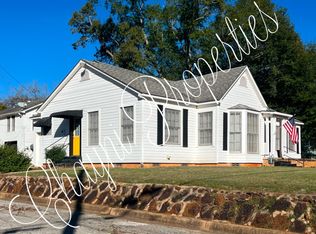 901 E Lamar St, Palestine, TX 75801