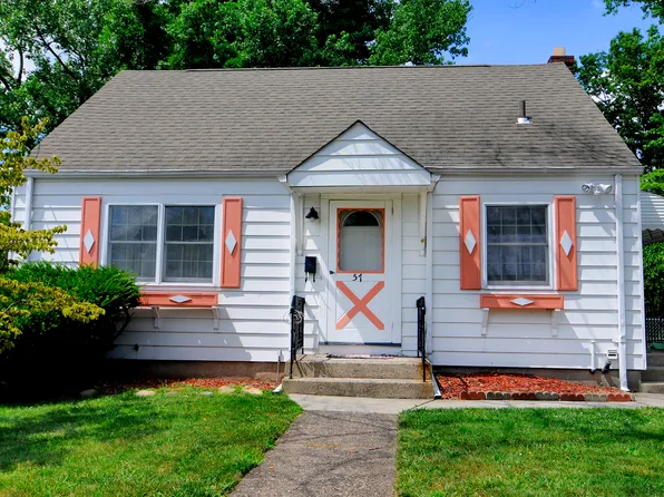 57 Glenwood Dr N, Bergenfield, NJ 07621