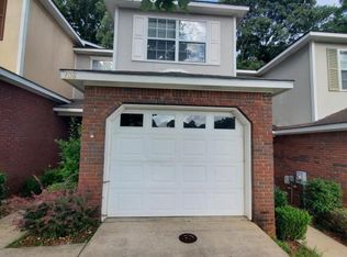106 Woodmere Dr, Enterprise, AL 36330