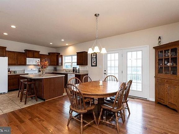 4th image of 17275 Birchwood Dr