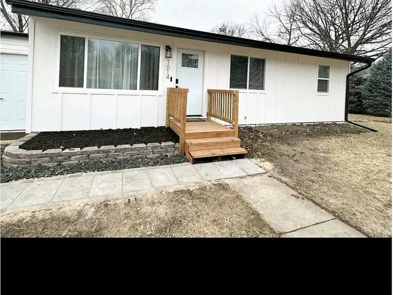 1014 Knox St — Photo 4
