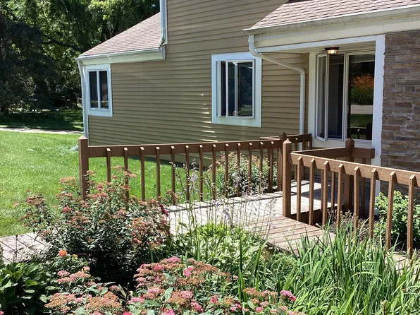 5826 Highland Ter APT 1, Middleton, WI 53562