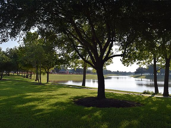 2nd image of 3818 Eastland Lake Dr