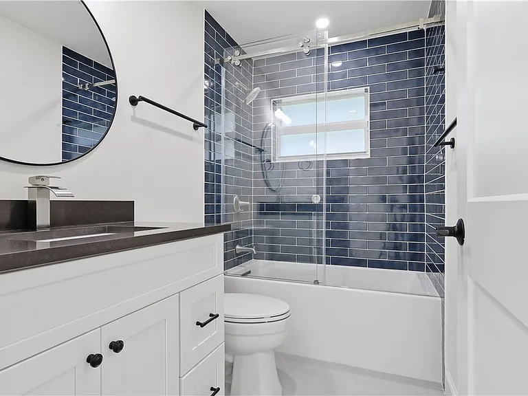 726 Live Oak Ln — Photo 11