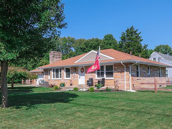 2nd image of 704 Shady Ln