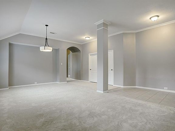 2nd image of 402 Abbey Ln