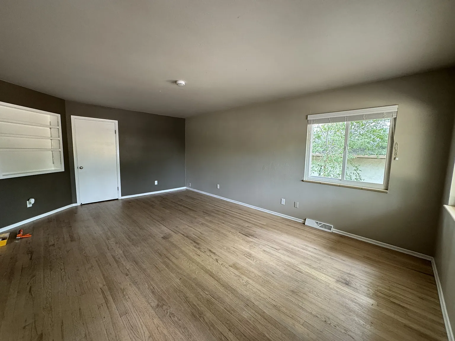 1716 Peterson St — Photo 2
