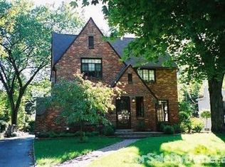 25896 Salem Rd, Huntington Woods, MI 48070