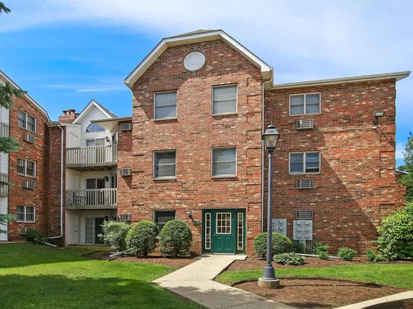 4314 W Shamrock Ln APT 3B, McHenry, IL 60050