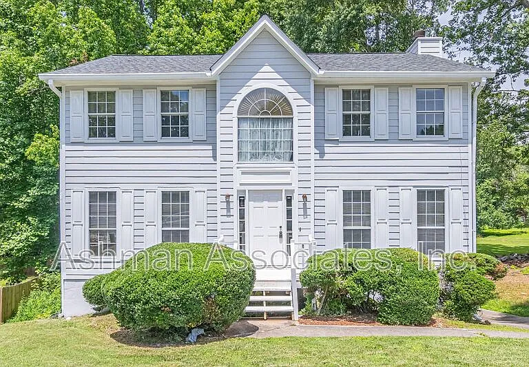 2402 Betsy Ct SW — Photo 1