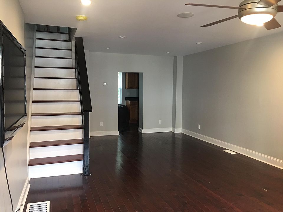 Living room with hw floors