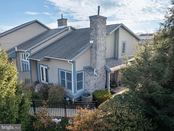 4th image of 718 Tussey Ln