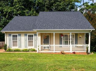 250 Cedar Ridge Cir, Winston Salem, NC 27127