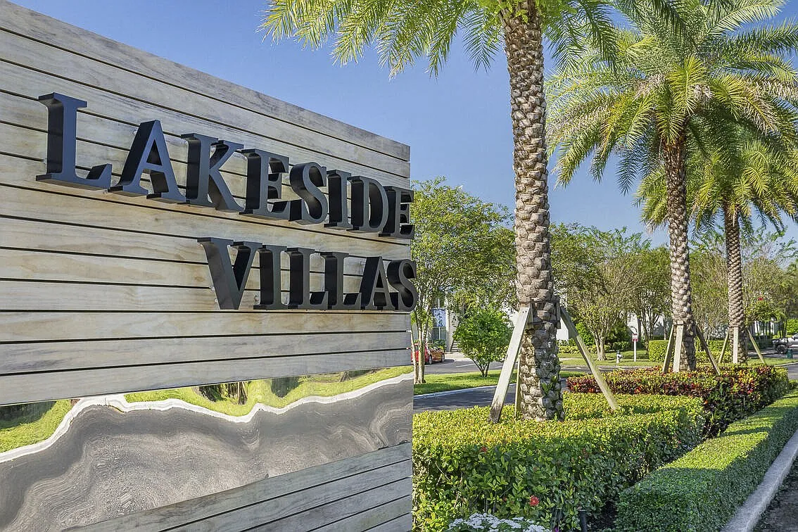 Lakeside Villas — Photo 3