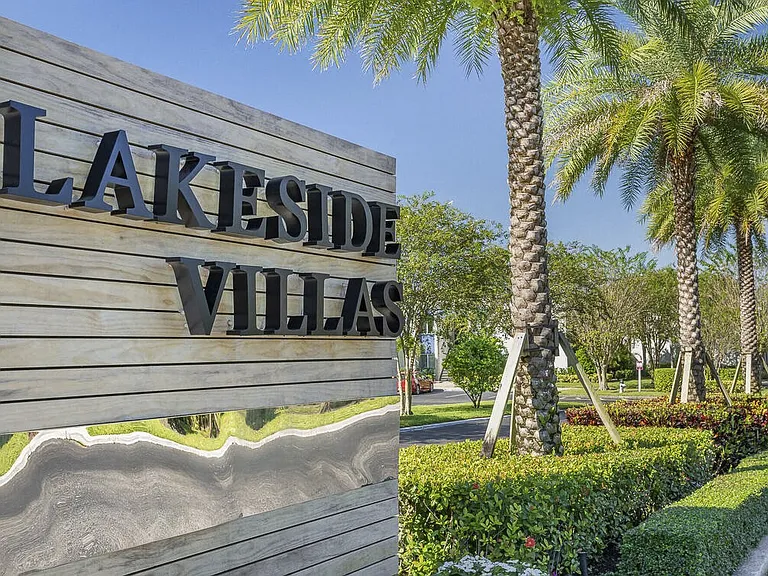Lakeside Villas — Photo 3