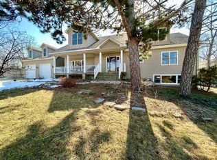 25 Lawn Ter, Golden Valley, MN 55416 | Zillow