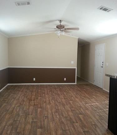 4th image of 7400 Twin Parks Dr