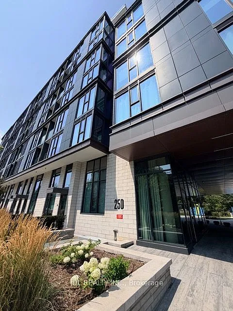 250 Lawrence Ave W #705