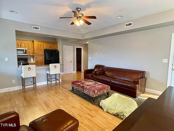 5th image of 136 Westshore Point