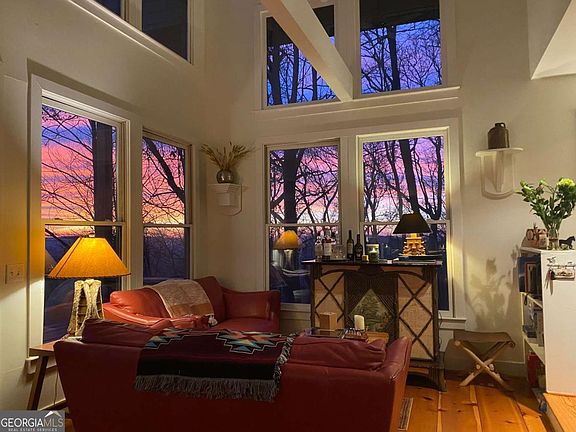 5th image of 1911 Ridgeview Dr