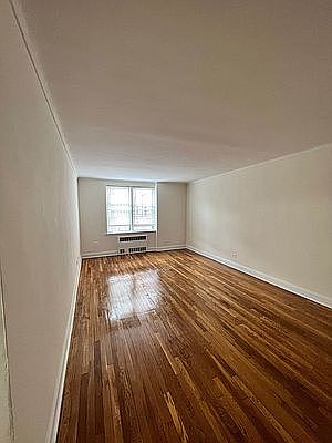 3rd image of 86-70 Midland Pkwy #5G