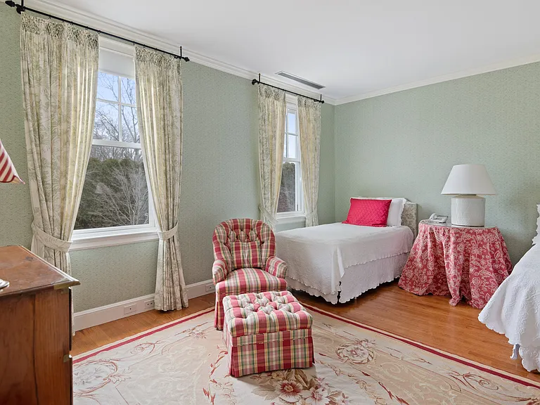 223 Halsey Neck Ln — Photo 14