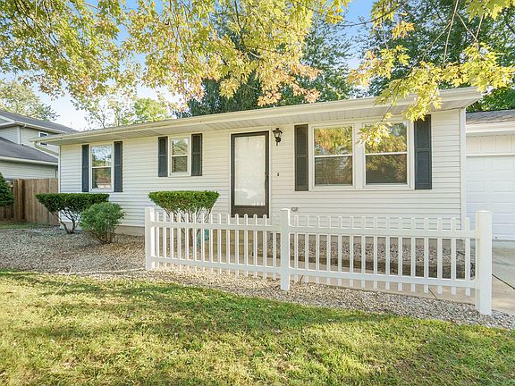 3rd image of 33169 Thelma Ave