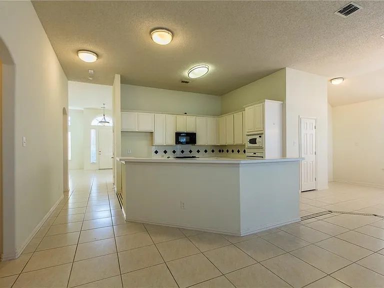 8216 Spring Valley Ln — Photo 5