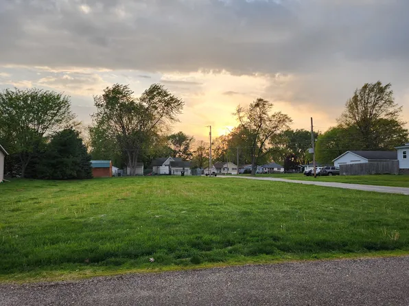 515 Oglesby Ave, Lincoln, IL 62656