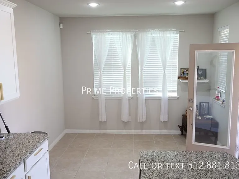 11500 Maple Leaf Way — Photo 9