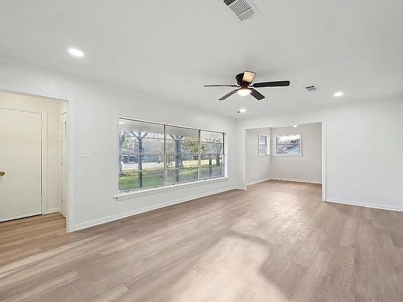 2nd image of 295 N Parkway Dr