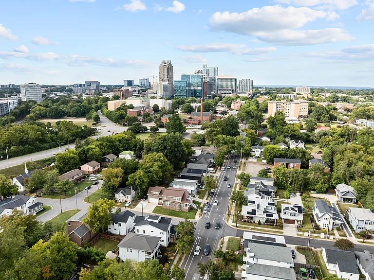 1233 S Blount St #201 — Photo 31
