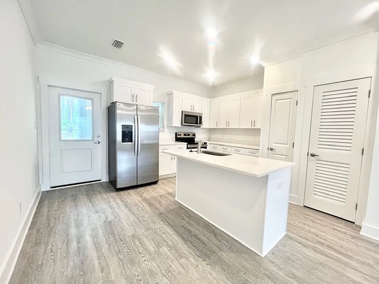 107 Date Palm Ln — Photo 5