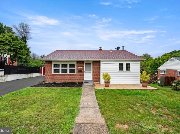4102 S Lee Ln, Aston, PA 19014