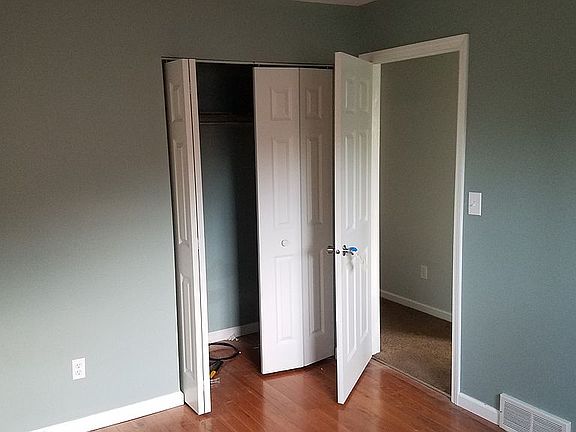 Master Bedroom (Back)
