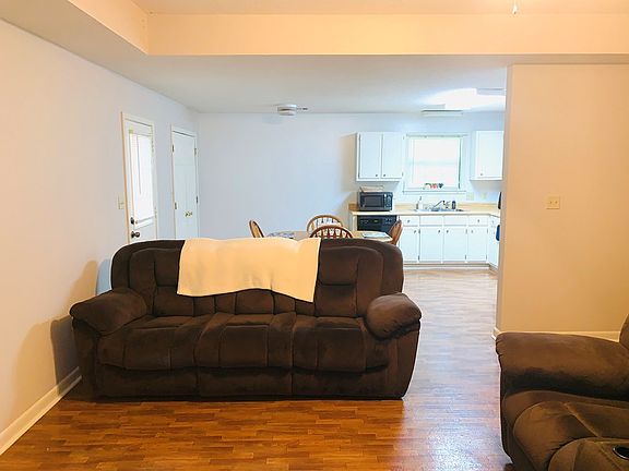 3rd image of 104 Stevens Ln