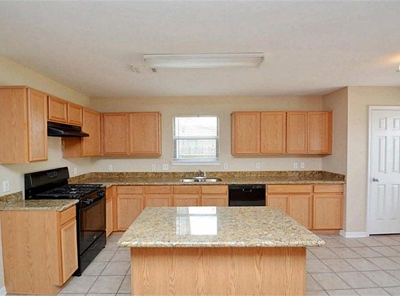 5th image of 9510 Abigail Dr