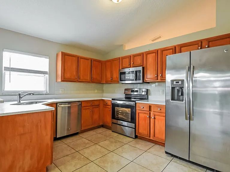 1378 Willow Crest Dr — Photo 7